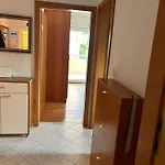 Vali 1 特罗吉尔